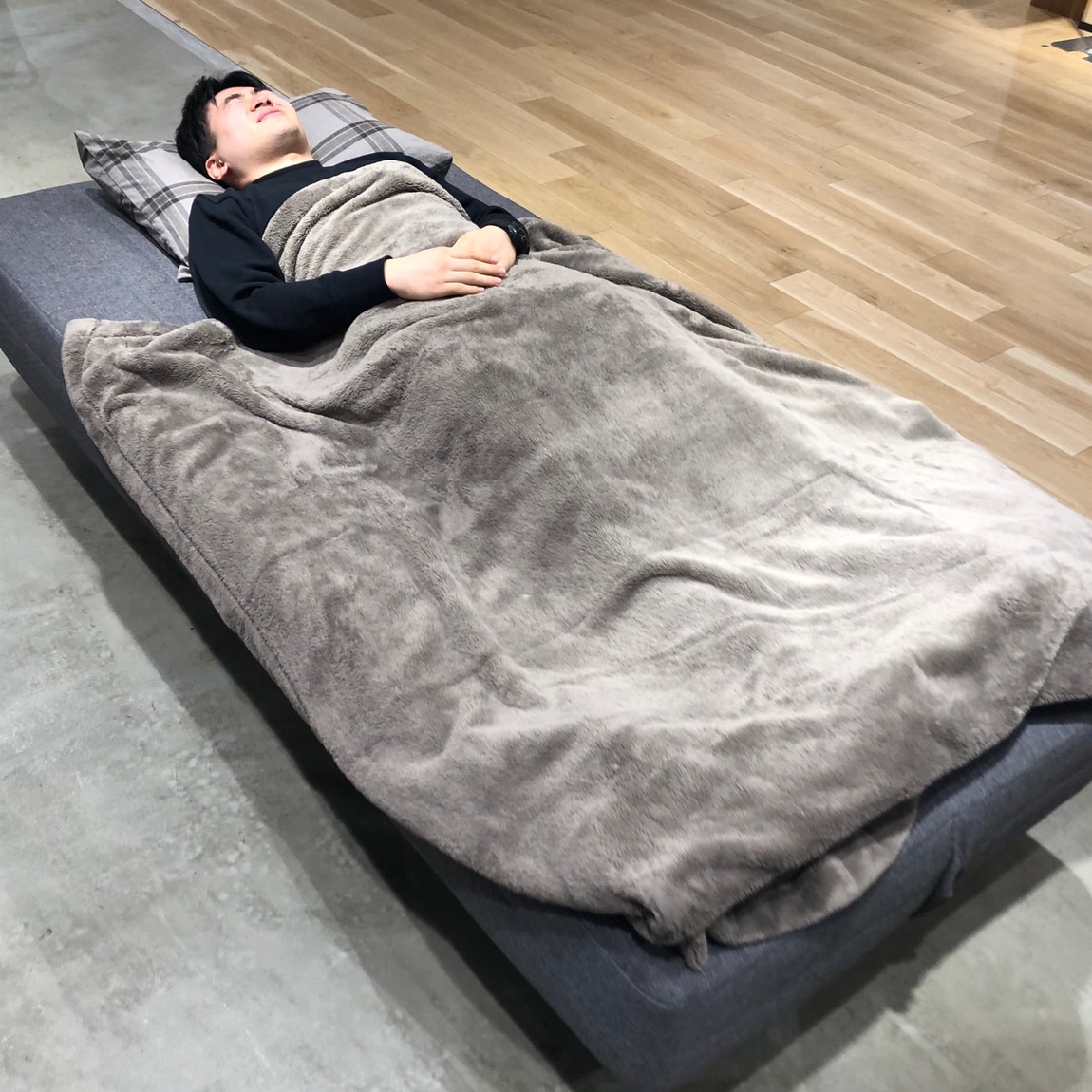 イオン市川妙典】新商品紹介 ベットにもソファにもなる リクライニング